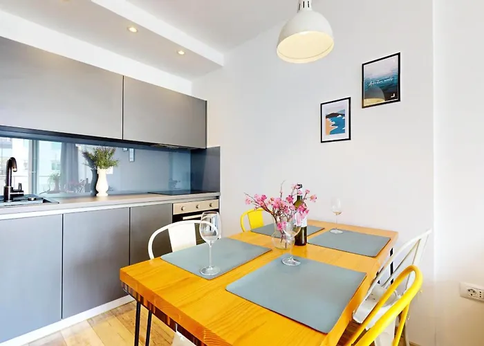 Airy And Modern Mon Cheri Split