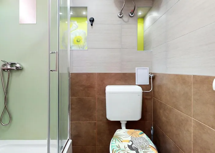 Airy And Modern Mon Cheri Split