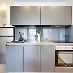Airy And Modern Mon Cheri * 스플리트
