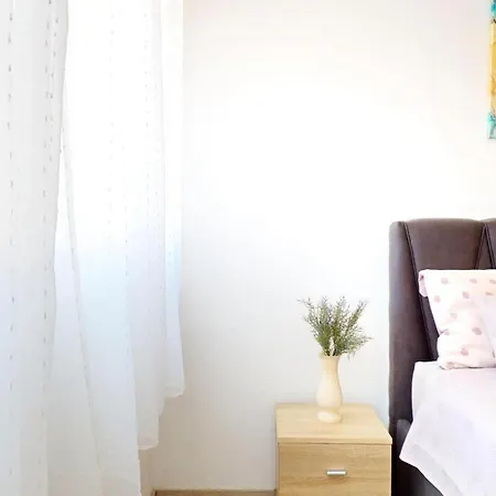 Airy And Modern Mon Cheri Apartament